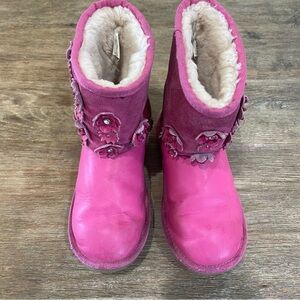 UGGS Classic Short Petal Leather Boots Size 3